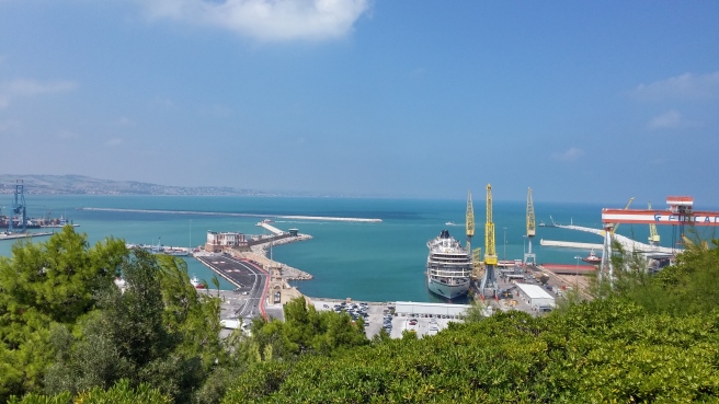 - View of the port from Guasco hill -